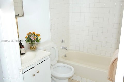 Снять в аренду кондоминиум в Делрей-Бич, Флорида 2 спальни, 79.43м2, № 1992930 - фото 6