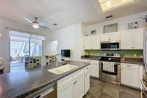 House in Clermont, Florida 2 bedrooms, 161.28 sq.m. № 1899289 - photo 30