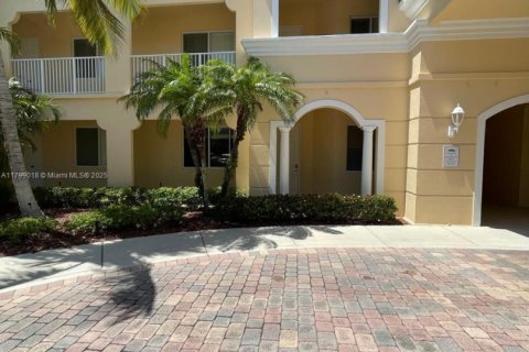 Condominio en venta en St. Lucie, Florida, 2 dormitorios, 184.78 m2 № 2013328 - foto 10