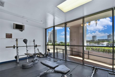 Condominio en venta en Hallandale Beach, Florida, 2 dormitorios, 144.28 m2 № 1861216 - foto 10