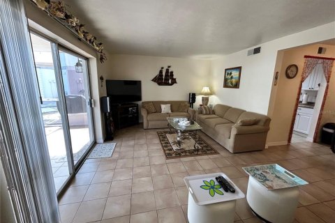 Condominio en alquiler en Saint Petersburg, Florida, 1 dormitorio, 73.11 m2 № 1684728 - foto 4