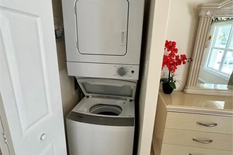 Condominio en alquiler en Saint Petersburg, Florida, 1 dormitorio, 73.11 m2 № 1684728 - foto 13