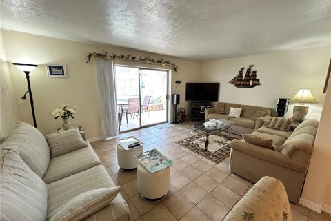 Condominio en alquiler en Saint Petersburg, Florida, 1 dormitorio, 73.11 m2 № 1684728 - foto 6