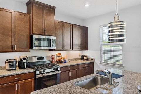Villa ou maison à vendre à Apopka, Floride: 5 chambres, 269.79 m2 № 1639769 - photo 7
