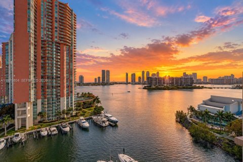 Condominio en venta en Aventura, Florida, 2 dormitorios, 187.66 m2 № 2241479 - foto 18