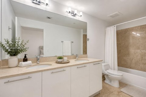 Condominio en venta en Aventura, Florida, 2 dormitorios, 187.66 m2 № 2241479 - foto 13