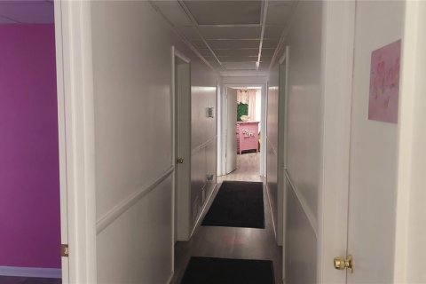 Commercial property in Gainesville, Florida 546.36 sq.m. № 2129280 - photo 8