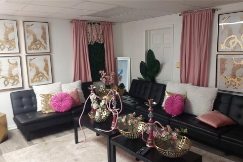 Commercial property in Gainesville, Florida 546.36 sq.m. № 2129280 - photo 9