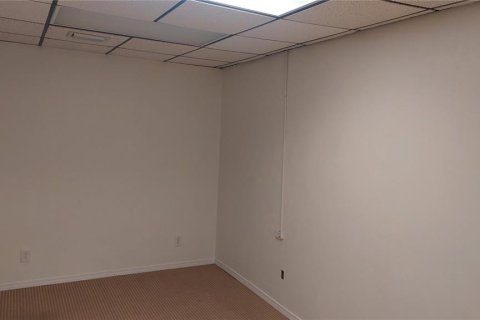 Commercial property in Gainesville, Florida 546.36 sq.m. № 2129280 - photo 15