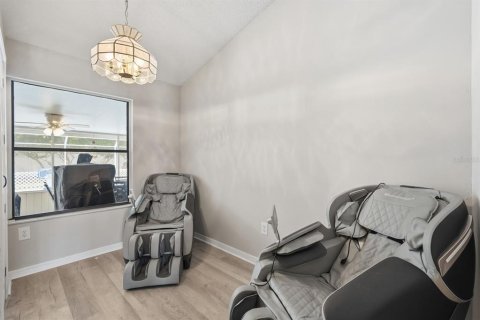 Casa en venta en Deltona, Florida, 3 dormitorios, 160.35 m2 № 2157004 - foto 11