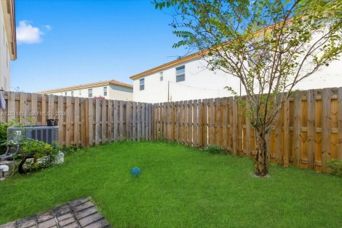 Adosado en venta en Miami, Florida, 3 dormitorios, 157.47 m2 № 2075387 - foto 17