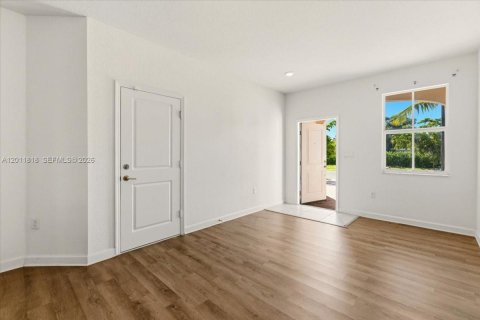 Adosado en venta en Miami, Florida, 3 dormitorios, 157.47 m2 № 2075387 - foto 2