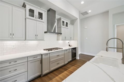 House in Brandon, Florida 5 bedrooms, 332.4 sq.m. № 1687384 - photo 13