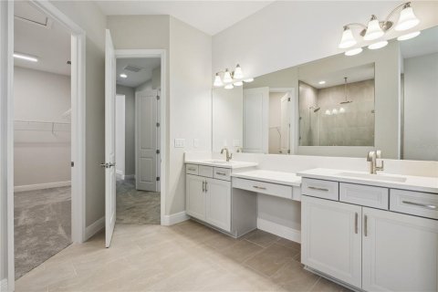 House in Brandon, Florida 5 bedrooms, 332.4 sq.m. № 1687384 - photo 7