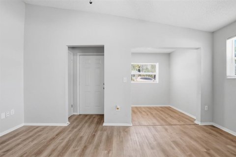 Casa en venta en Tarpon Springs, Florida, 4 dormitorios, 127.46 m2 № 2132126 - foto 7