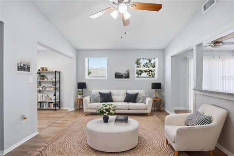 Casa en venta en Tarpon Springs, Florida, 4 dormitorios, 127.46 m2 № 2132126 - foto 4