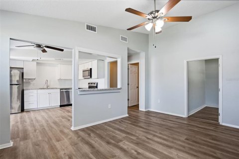Casa en venta en Tarpon Springs, Florida, 4 dormitorios, 127.46 m2 № 2132126 - foto 12