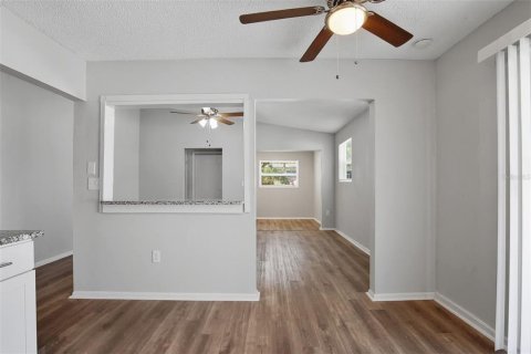 Casa en venta en Tarpon Springs, Florida, 4 dormitorios, 127.46 m2 № 2132126 - foto 10