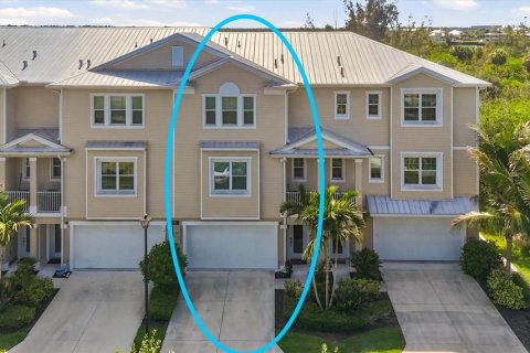 Townhouse in Placida, Florida 3 bedrooms, 222.04 sq.m. № 2231877