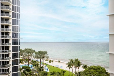 Studio à Condo à Sunny Isles Beach, Floride  № 1945509