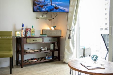 Copropriété à vendre à Sunny Isles Beach, Floride: 33.44 m2 № 1945509 - photo 11