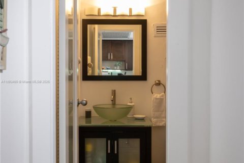 Copropriété à vendre à Sunny Isles Beach, Floride: 33.44 m2 № 1945509 - photo 19