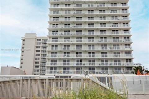 Copropriété à vendre à Sunny Isles Beach, Floride: 33.44 m2 № 1945509 - photo 28