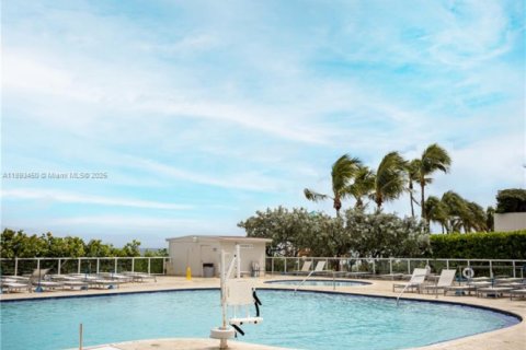 Copropriété à vendre à Sunny Isles Beach, Floride: 33.44 m2 № 1945509 - photo 23