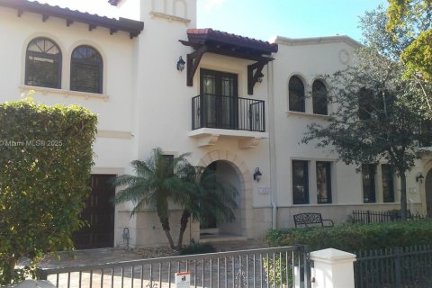 Adosado en alquiler en Coral Gables, Florida, 4 dormitorios, 175.03 m2 № 1933759 - foto 2