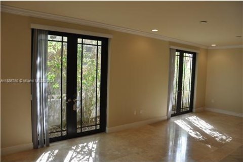 Adosado en alquiler en Coral Gables, Florida, 4 dormitorios, 175.03 m2 № 1933759 - foto 6