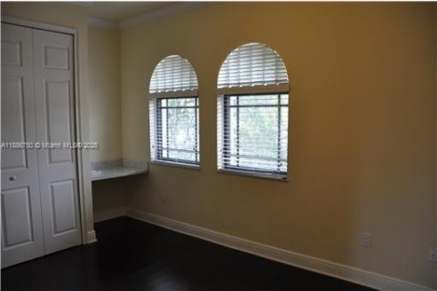 Adosado en alquiler en Coral Gables, Florida, 4 dormitorios, 175.03 m2 № 1933759 - foto 23