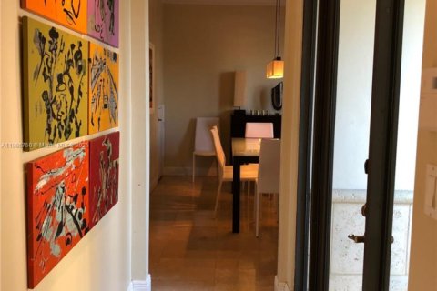 Adosado en alquiler en Coral Gables, Florida, 4 dormitorios, 175.03 m2 № 1933759 - foto 3