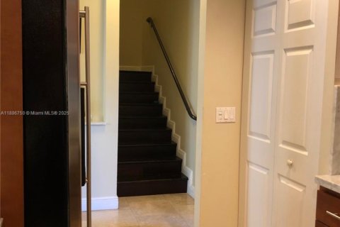 Adosado en alquiler en Coral Gables, Florida, 4 dormitorios, 175.03 m2 № 1933759 - foto 11