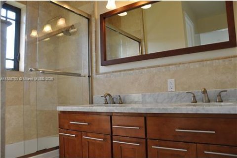 Adosado en alquiler en Coral Gables, Florida, 4 dormitorios, 175.03 m2 № 1933759 - foto 18