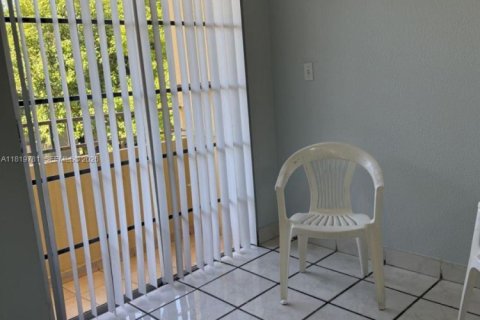 Condominio en venta en Miami, Florida, 2 dormitorios, 55.74 m2 № 1777672 - foto 18