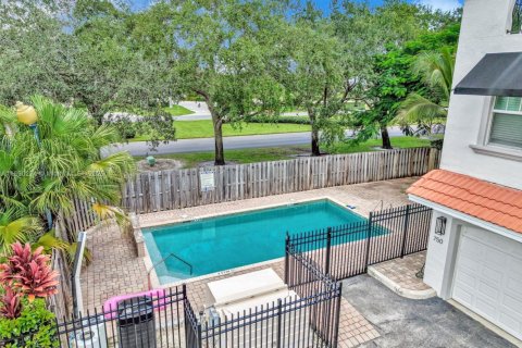 Adosado en alquiler en Fort Lauderdale, Florida, 4 dormitorios, 232.26 m2 № 1949047 - foto 5