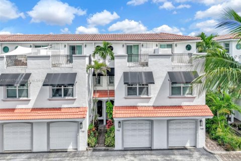 Adosado en alquiler en Fort Lauderdale, Florida, 4 dormitorios, 232.26 m2 № 1949047 - foto 3