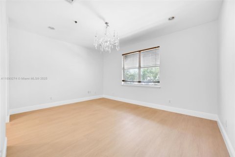 Adosado en alquiler en Fort Lauderdale, Florida, 4 dormitorios, 232.26 m2 № 1949047 - foto 28