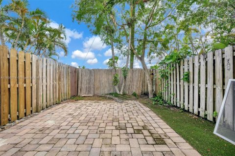 Adosado en alquiler en Fort Lauderdale, Florida, 4 dormitorios, 232.26 m2 № 1949047 - foto 7