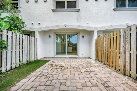 Adosado en alquiler en Fort Lauderdale, Florida, 4 dormitorios, 232.26 m2 № 1949047 - foto 6