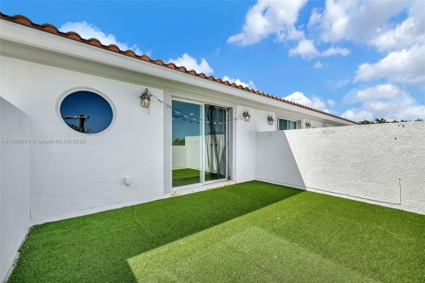 Adosado en alquiler en Fort Lauderdale, Florida, 4 dormitorios, 232.26 m2 № 1949047 - foto 10