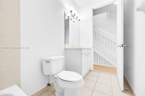 Adosado en alquiler en Fort Lauderdale, Florida, 4 dormitorios, 232.26 m2 № 1949047 - foto 24