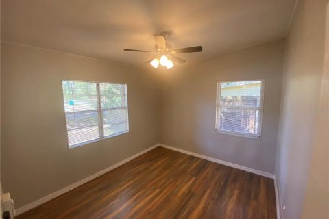 Villa ou maison à louer à Eustis, Floride: 2 chambres, 90.58 m2 № 2388790 - photo 11