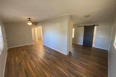 Villa ou maison à louer à Eustis, Floride: 2 chambres, 90.58 m2 № 2388790 - photo 3