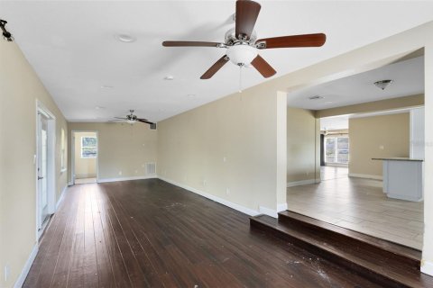 House in Apopka, Florida 4 bedrooms, 224.45 sq.m. № 1649258 - photo 7