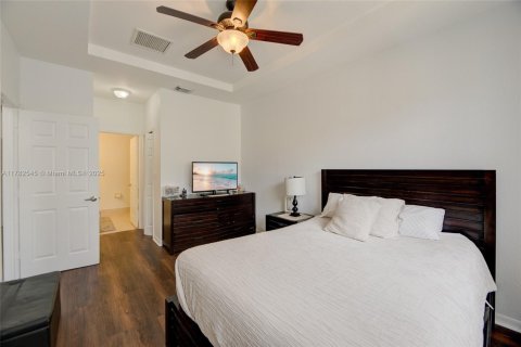 Townhouse in Miami, Florida 4 bedrooms, 166.57 sq.m. № 1731738 - photo 18