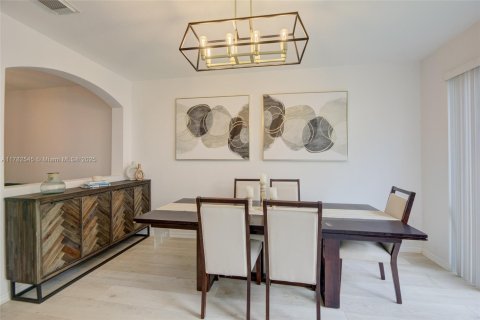 Townhouse in Miami, Florida 4 bedrooms, 166.57 sq.m. № 1731738 - photo 14