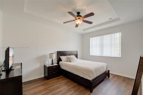 Townhouse in Miami, Florida 4 bedrooms, 166.57 sq.m. № 1731738 - photo 17