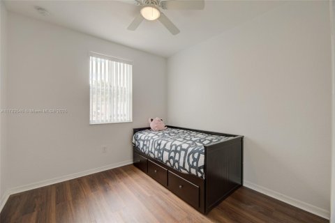 Townhouse in Miami, Florida 4 bedrooms, 166.57 sq.m. № 1731738 - photo 22