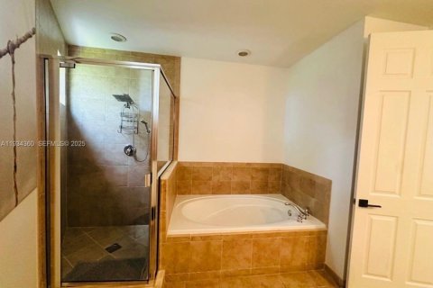 Casa en venta en Fort Lauderdale, Florida, 3 dormitorios, 232.07 m2 № 1992691 - foto 18